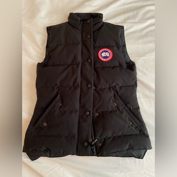 Canada Goose Jackets & Blazers - Canada Goose Freestyle Vest XS NWOT